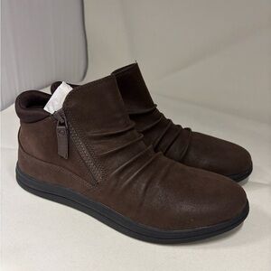Clarks Dark Brown Breeze Range Ankle Boots